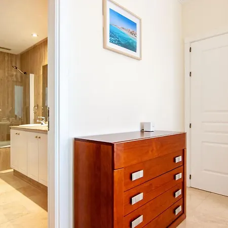 Luxury 3 Bedroom With Sea View Solarium Lägenhet
