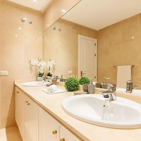 Luxury 3 Bedroom With Sea View Solarium Lägenhet *