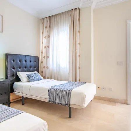 Lägenhet Luxury 3 Bedroom With Sea View Solarium