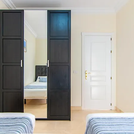 Lägenhet Luxury 3 Bedroom With Sea View Solarium